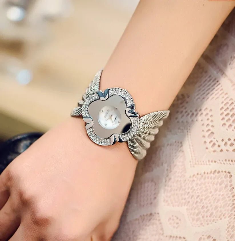 Élégante montre papillon dorée🦋⌚