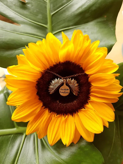 🔥🌞Collier tournesol « You Are My Sunshine »🌻(gravure recto-verso)