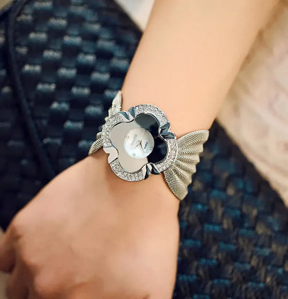 Élégante montre papillon dorée🦋⌚
