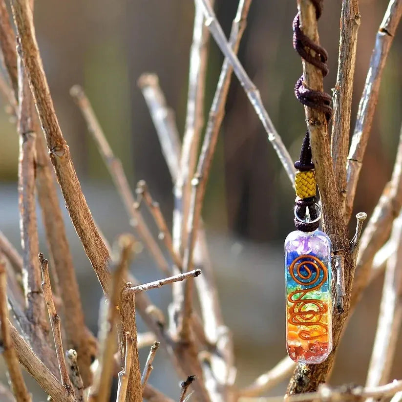 Pendentif Orgone 7 Chakras – Énergie, Harmonie et Protection au Quotidien