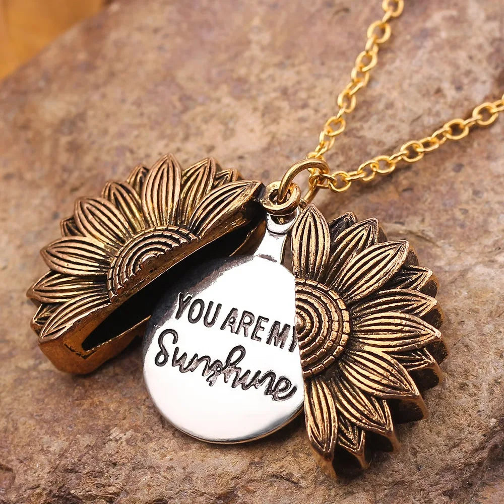 🔥🌞Collier tournesol « You Are My Sunshine »🌻(gravure recto-verso)