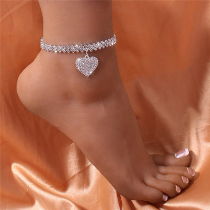 Bracelet de Cheville Cœur en Strass – Élégance et Brillance Féminine