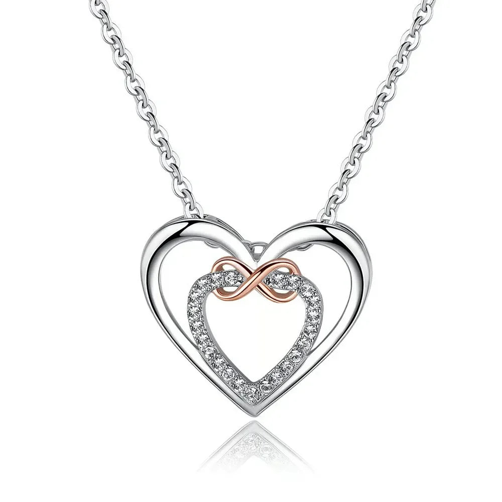 Garde-moi toujours dans ton cœur, car tu es toujours dans le mien. Collier « Deux cœurs à l'infini ».